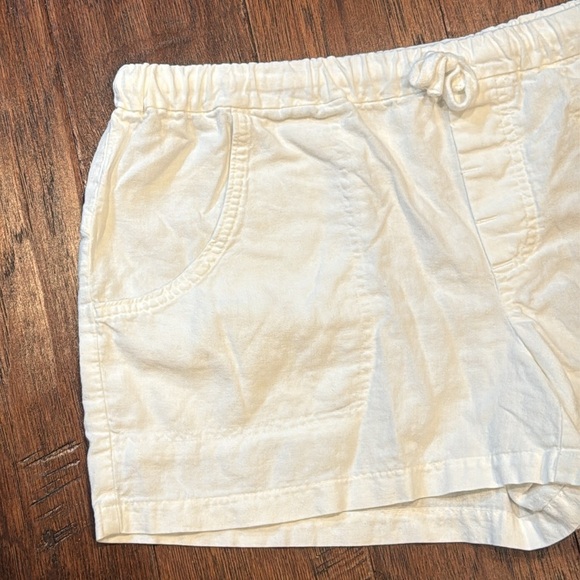 Size 8 Banana Republic White Cargo Shorts Relaxed Fit - Picture 11 of 14